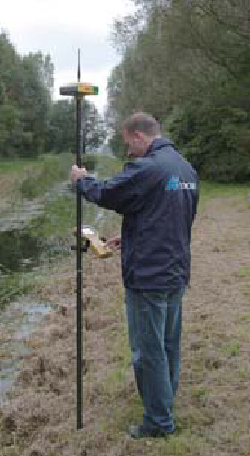 2000年GNSS受信機